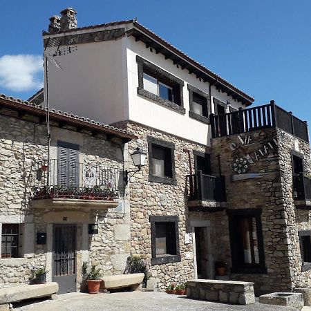 Via Caparra Superior Guest House Oliva de Plasencia Luaran gambar