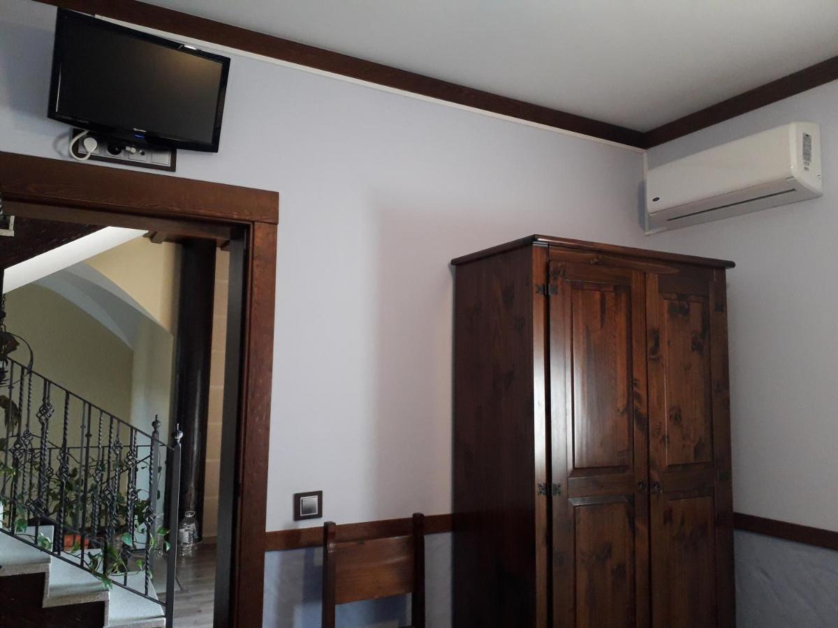 Via Caparra Superior Guest House Oliva de Plasencia Luaran gambar