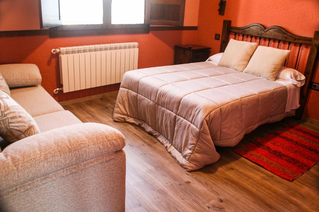 Via Caparra Superior Guest House Oliva de Plasencia Luaran gambar